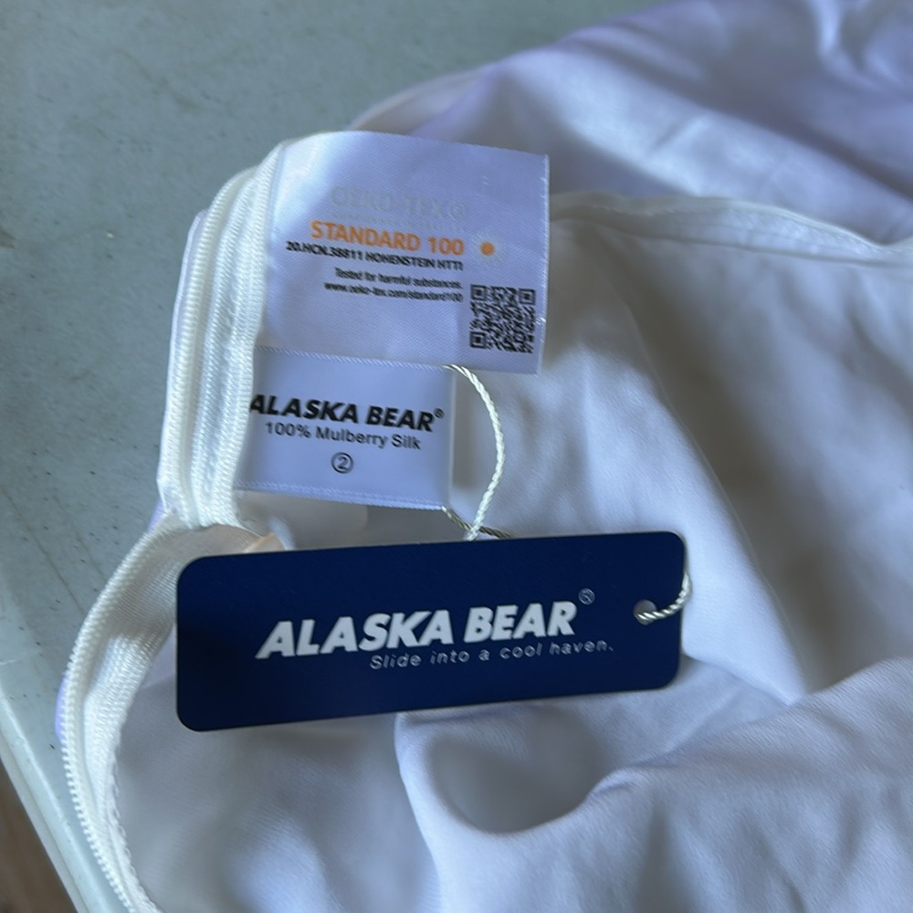 Luxurious White Satin Pillowcase - Picture 7 of 7